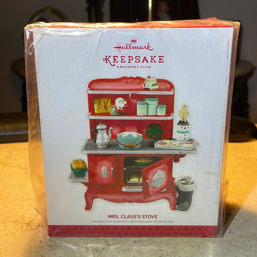 Hallmark Mrs. Claus’s Stove
